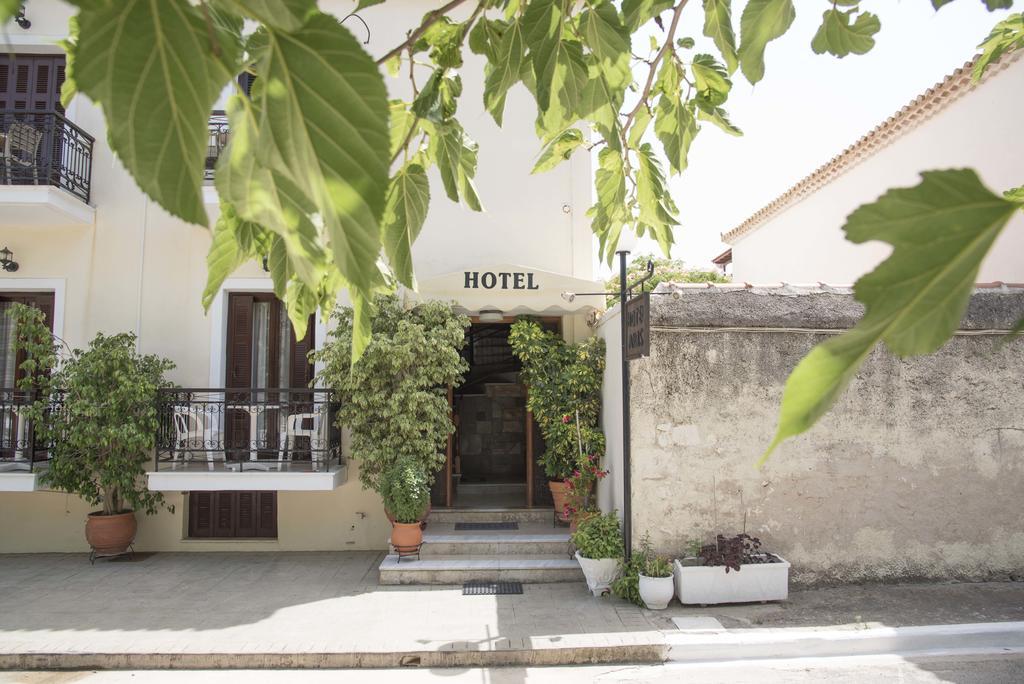 Hotel Aris Methoni  Exterior photo