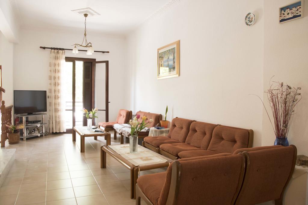 Hotel Aris Methoni  Exterior photo