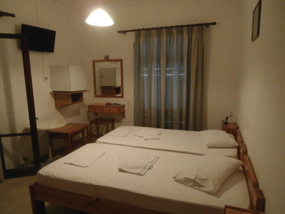 Hotel Aris Methoni  Exterior photo