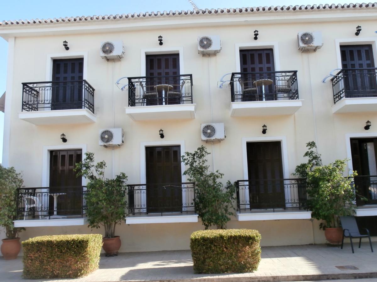 Hotel Aris Methoni  Exterior photo
