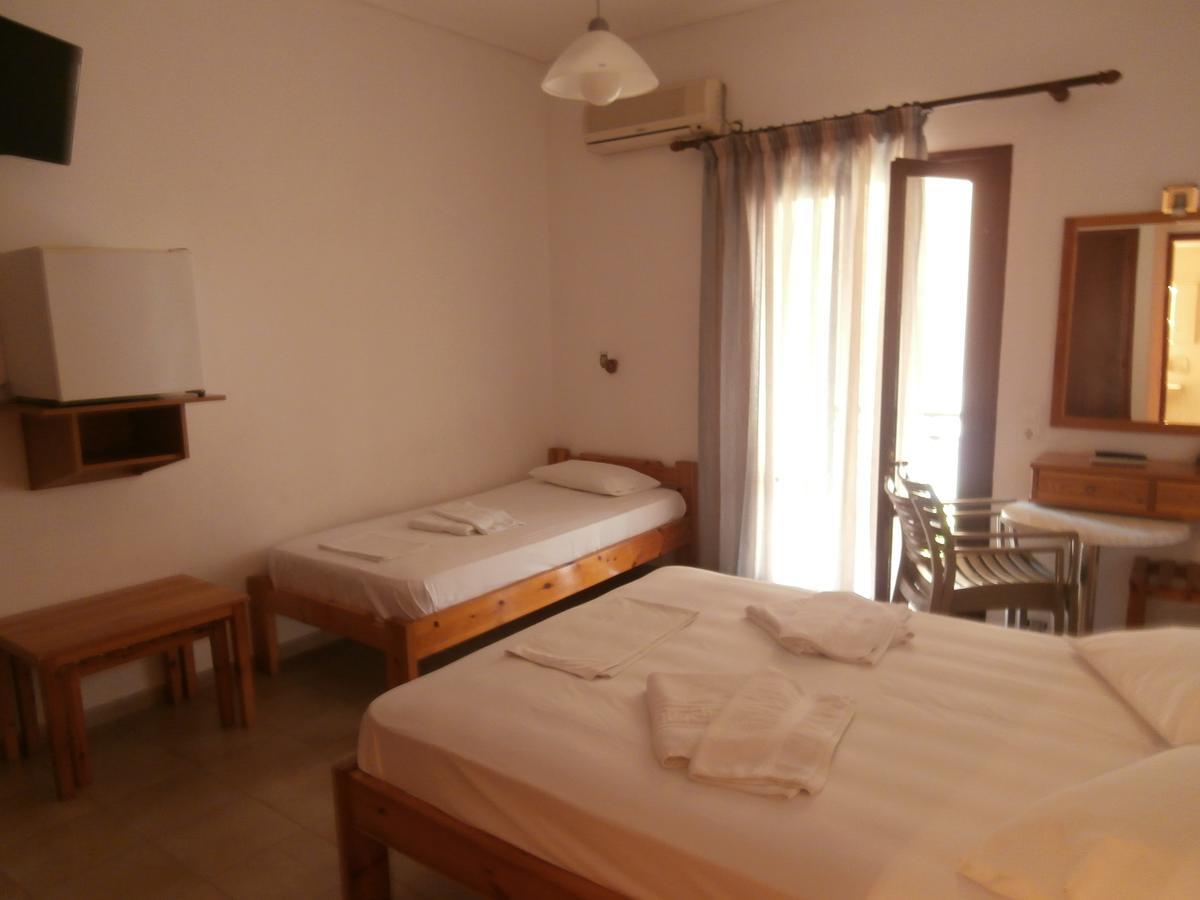 Hotel Aris Methoni  Exterior photo