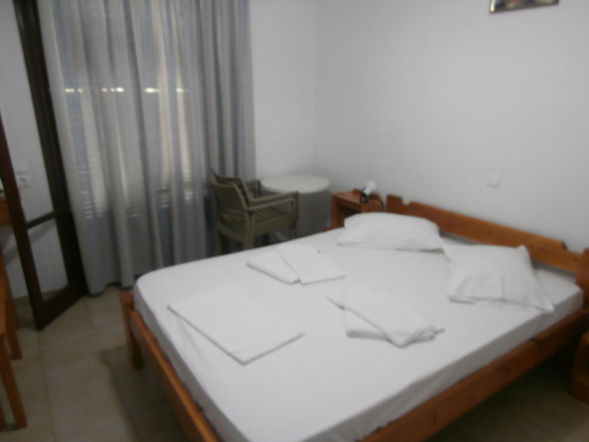 Hotel Aris Methoni  Exterior photo