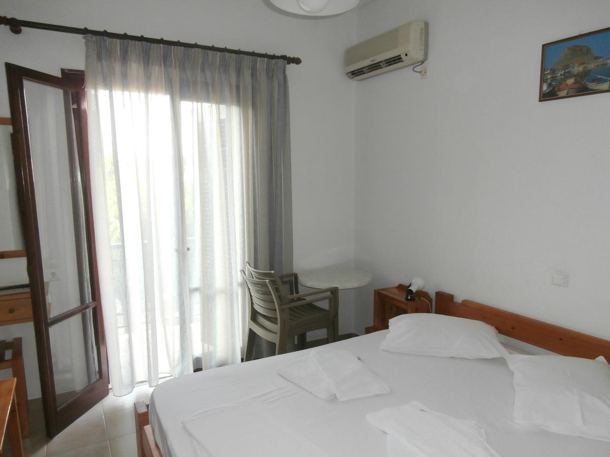 Hotel Aris Methoni  Exterior photo