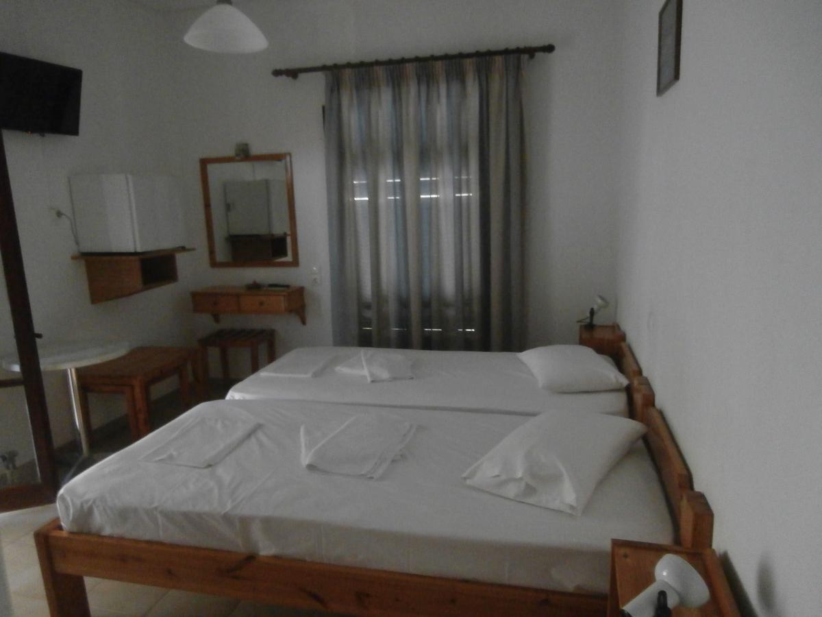 Hotel Aris Methoni  Exterior photo