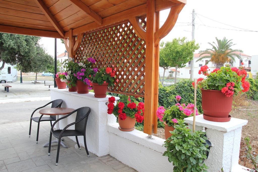 Hotel Aris Methoni  Exterior photo